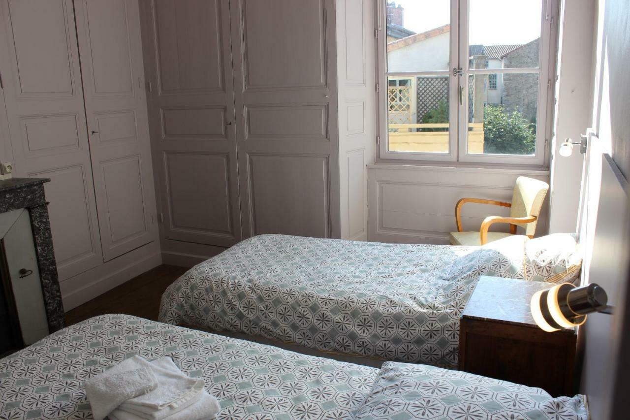 Hotel La Rapiette de Noblat Saint-Léonard-de-Noblat Esterno foto